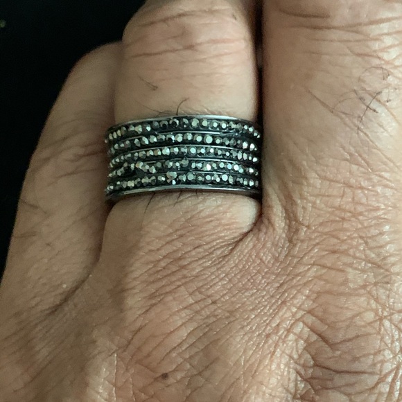 Ring - Picture 2 of 4